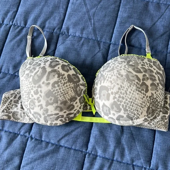 XOXO Bra and Panty Set - Picture 8 of 10